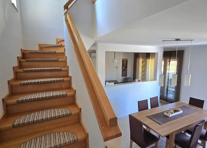 Danica Вилла Лабин