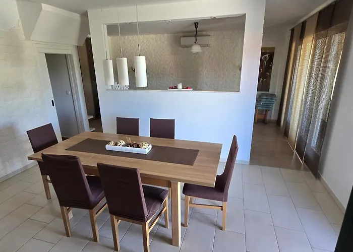 Вилла Danica Лабин